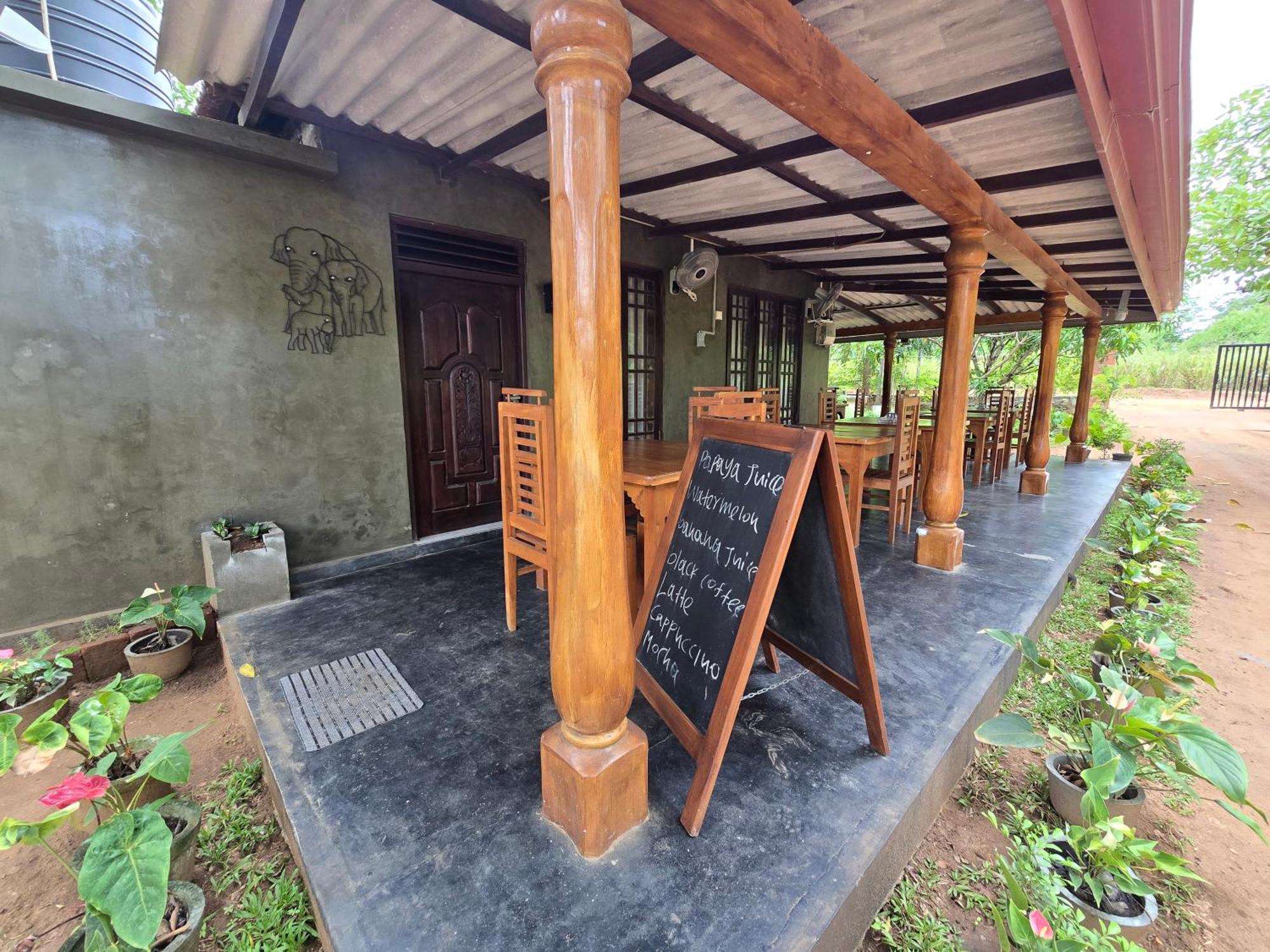 Wilpattu Homestay By Ceylon Exterior foto